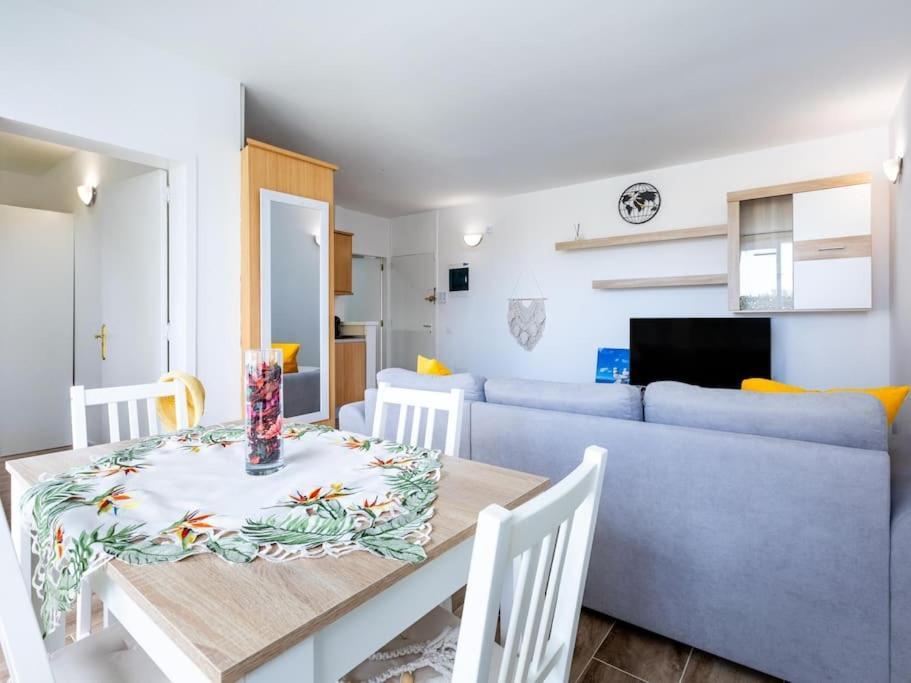 Apartment 47 Amazing Primavera With Wifi, Terrace, Pool